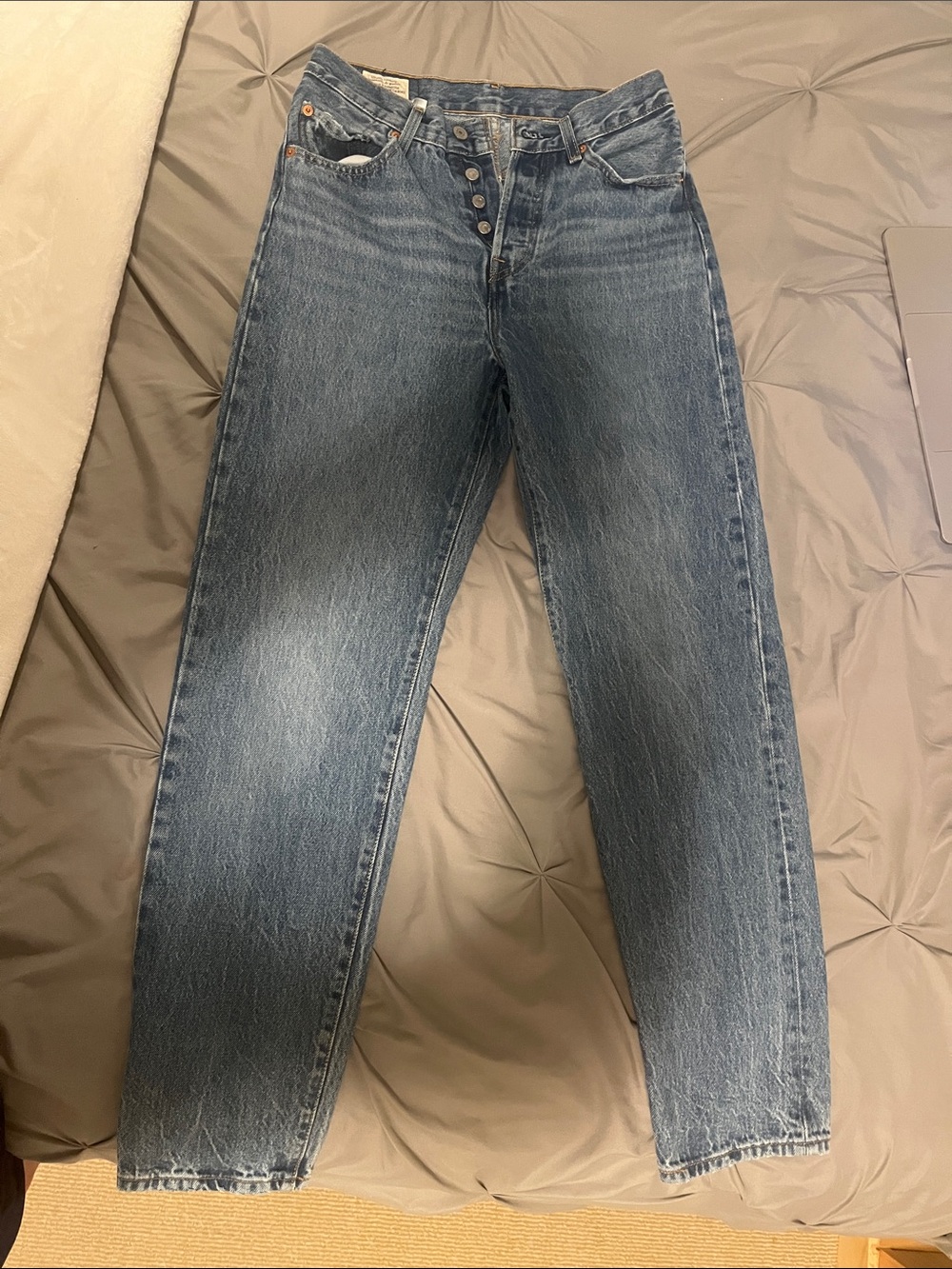 Levi's Women's Straight Leg Jeans in Medium Blue Wash